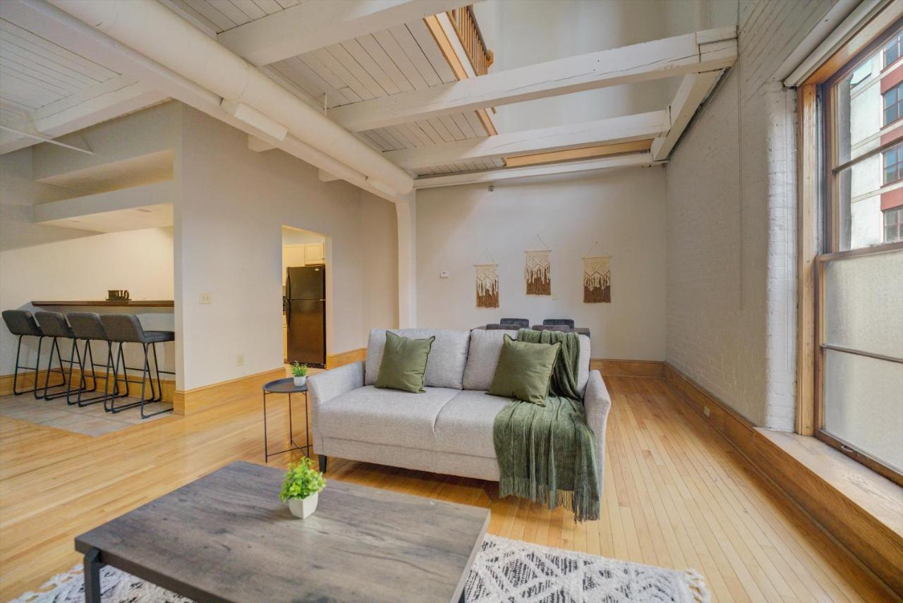 Ferienwohnung Frontdesk 2063 East 4Th Street Apts Downtown Cleveland Zimmer foto